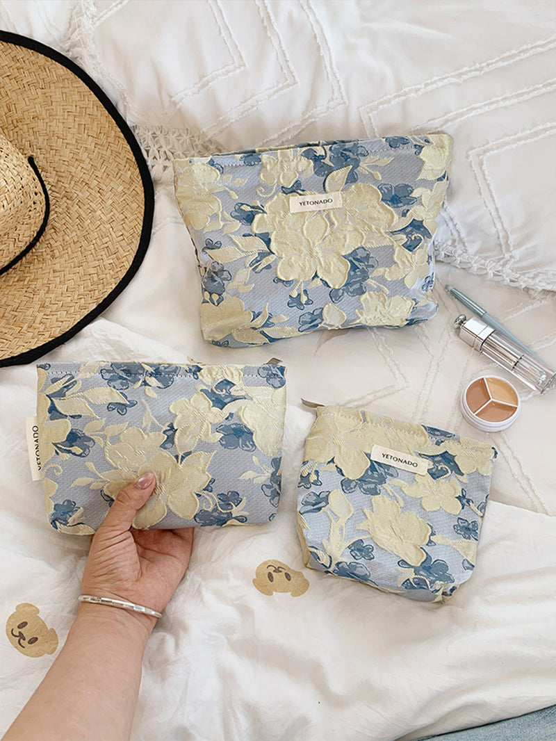 DUAIU Aesthetic Makeup Bag, Large Capacity Cosmetic Bag Canvas Floral Makeup Bag, Travel Pouch Make Up Purse Toiletry Storge Bag for Women (Blue Beige Flower)
