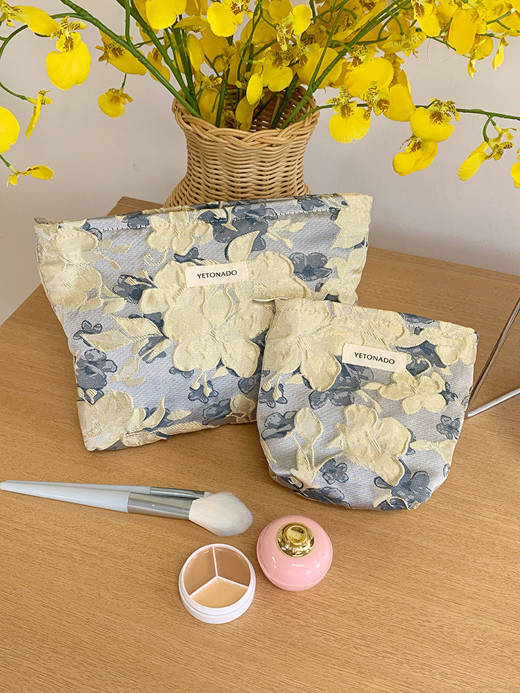 DUAIU Aesthetic Makeup Bag, Large Capacity Cosmetic Bag Canvas Floral Makeup Bag, Travel Pouch Make Up Purse Toiletry Storge Bag for Women (Blue Beige Flower)