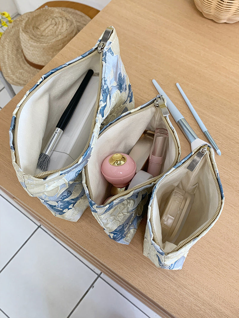 DUAIU Aesthetic Makeup Bag, Large Capacity Cosmetic Bag Canvas Floral Makeup Bag, Travel Pouch Make Up Purse Toiletry Storge Bag for Women (Blue Beige Flower)
