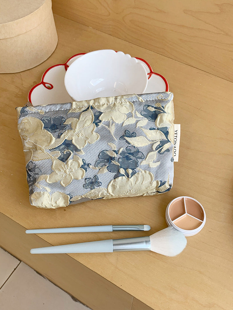 DUAIU Aesthetic Makeup Bag, Large Capacity Cosmetic Bag Canvas Floral Makeup Bag, Travel Pouch Make Up Purse Toiletry Storge Bag for Women (Blue Beige Flower)